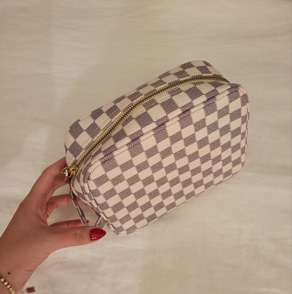 White Checkered Make Up Bag Toiletry Case - Picture 3 of 3